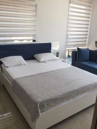 Отель GARNİ HOTEL LANA Добра-Вода Трехместный номер-33