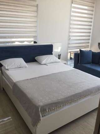 Отель GARNİ HOTEL LANA Добра-Вода Трехместный номер-53
